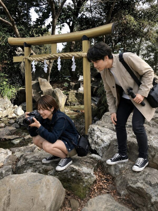 チーコと蒼井、愛宕神社_池01（2024年）