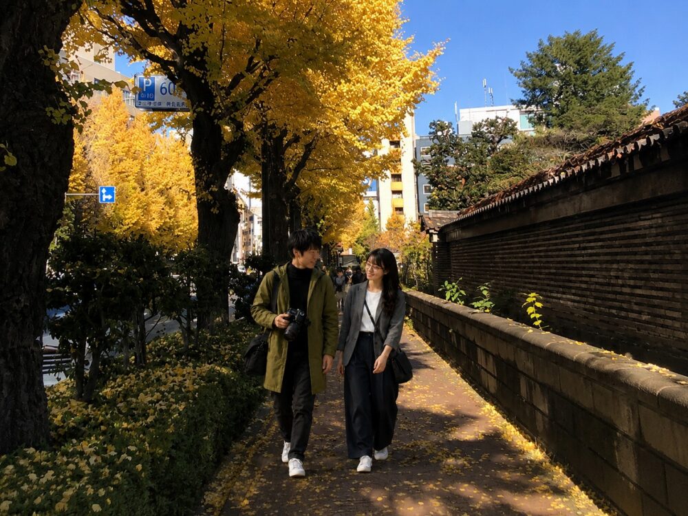 佐久間とやよい_お茶の水銀杏